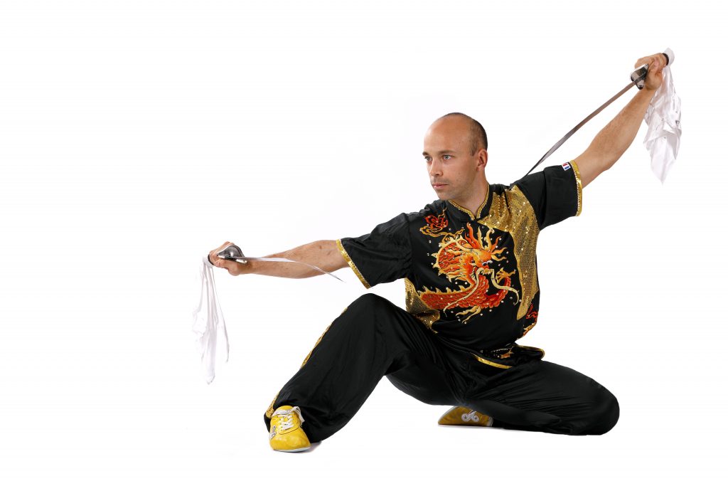 benouaich (leo) (fra) chmpion du monde kung fu wushu style xiangiquan (Traditionnel),