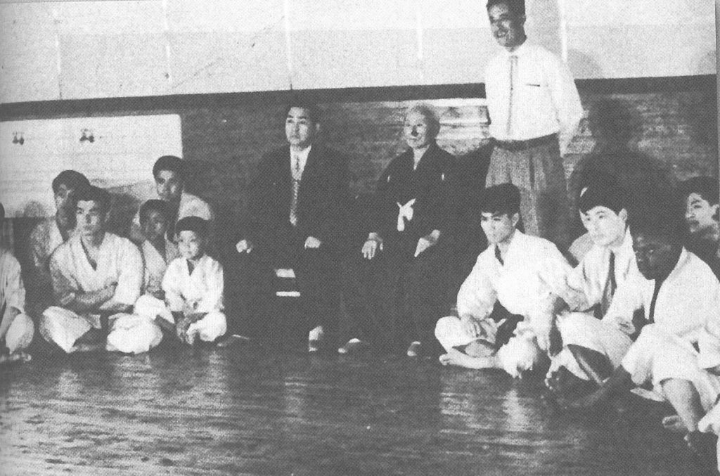 Kase et Funakoshi_1955
